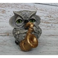 Статуэтка сова с саксофоном р.: 5х5х5 см, серый,арт.тда-500545