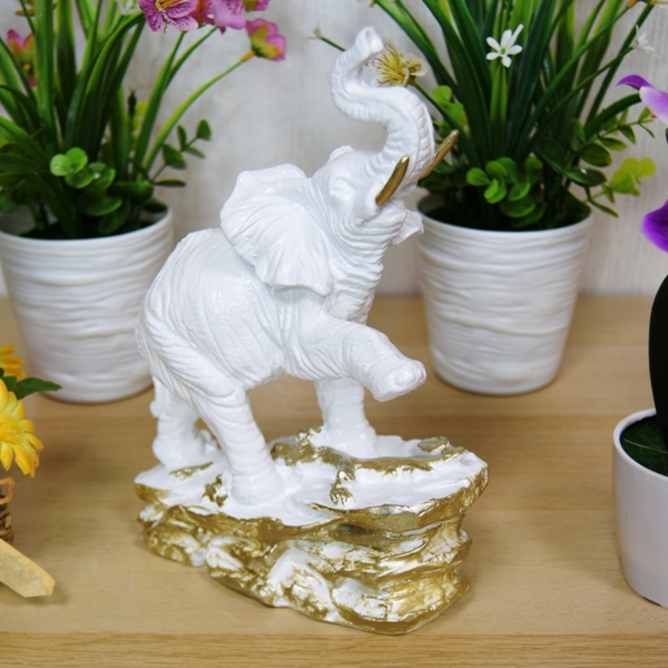 Статуэтка слон на камне белый/золото 24 см арт. ДС-003СК